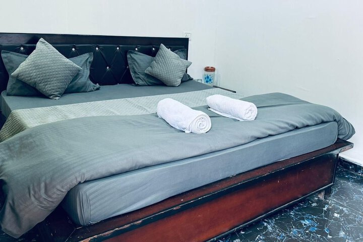 Room 6 of 31