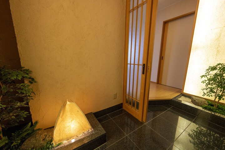 Room 16 of 60
