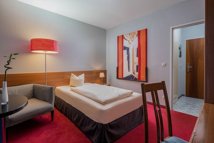 Room 42 of 64