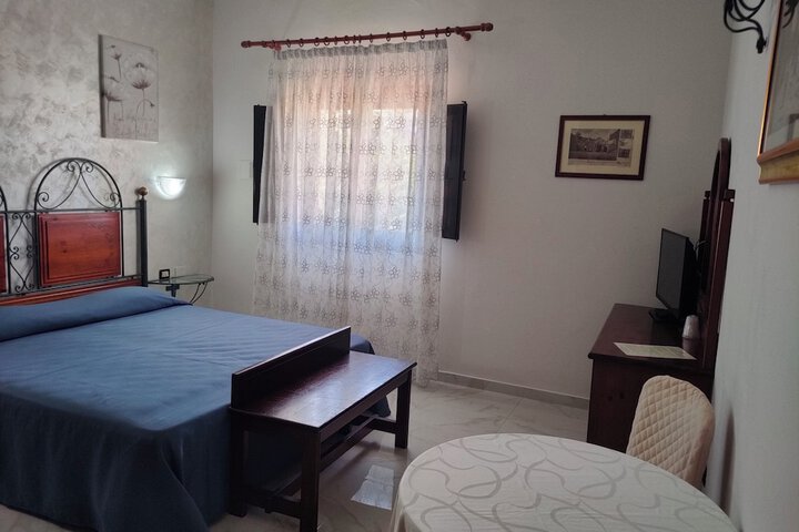 Room 4 of 13