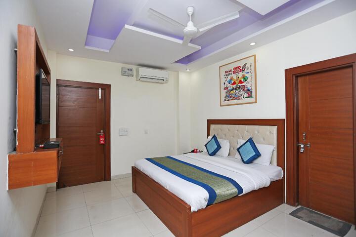 Room 3 of 5