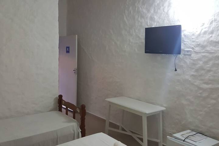 Room 8 of 28