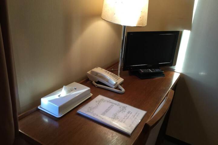 Room 10 of 40