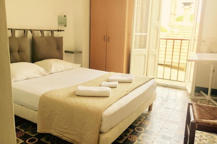 Room 27 of 72