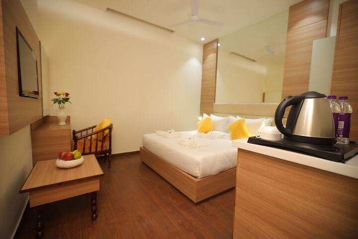 Room 28 of 61