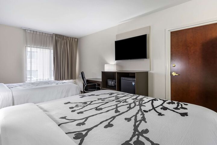 2 Double Beds (2 of 4)