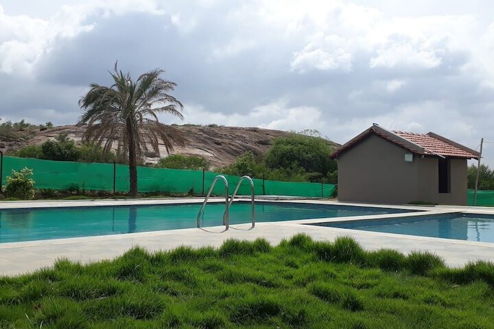 Pool 7 of 11