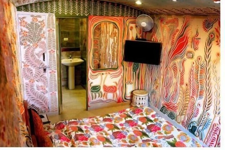 Room 10 of 46