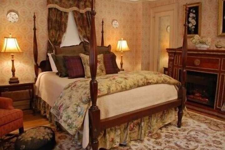 Room 21 of 74