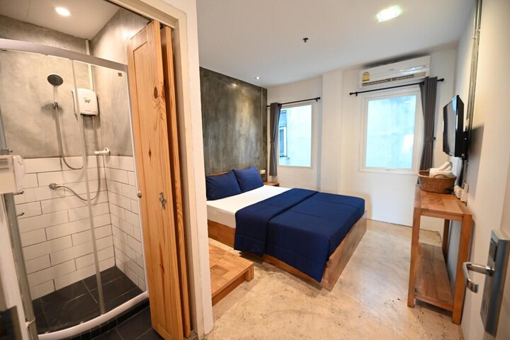 Room 13 of 31