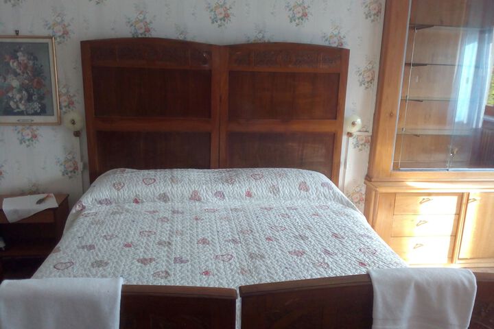 Room 7 of 16