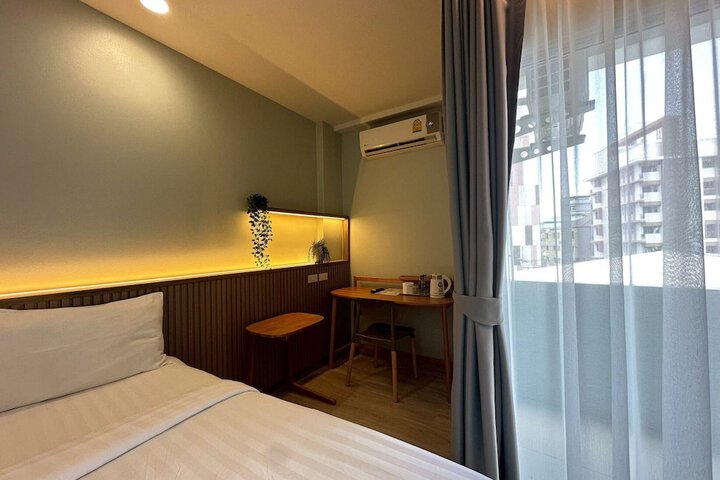 Room 100 of 167