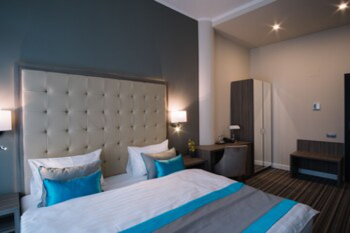 Room 42 of 48