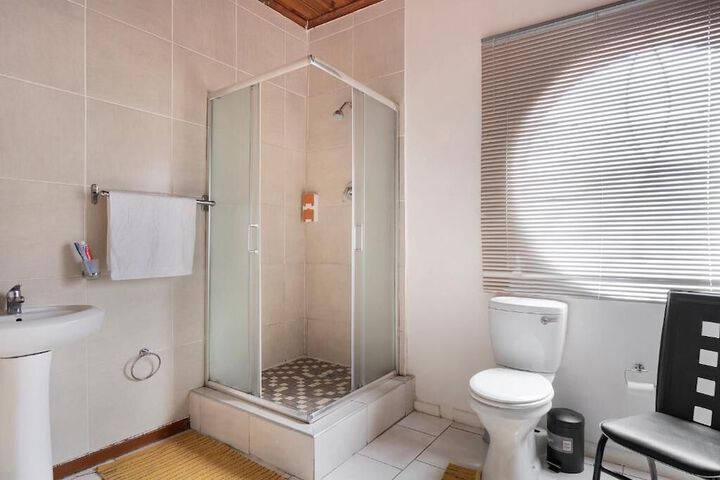 Room 17 of 25
