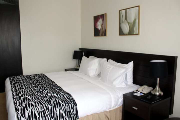 Room 8 of 37