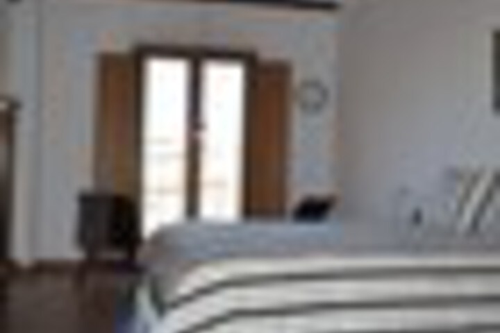 Room 8 of 162