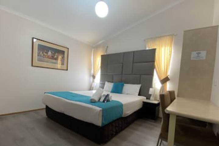 Room 34 of 105