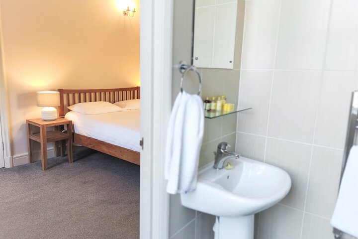Room 10 of 40