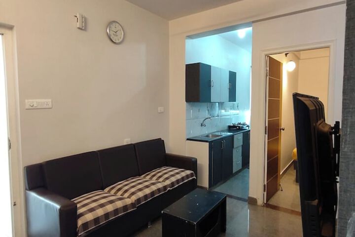 Room 6 of 66