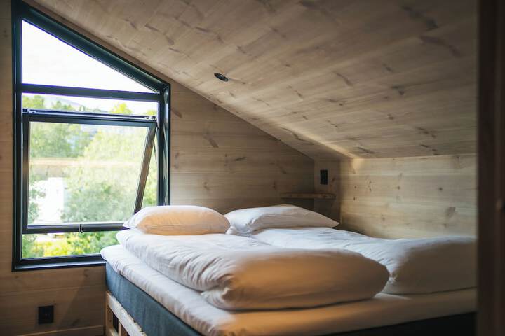 Room 45 of 110