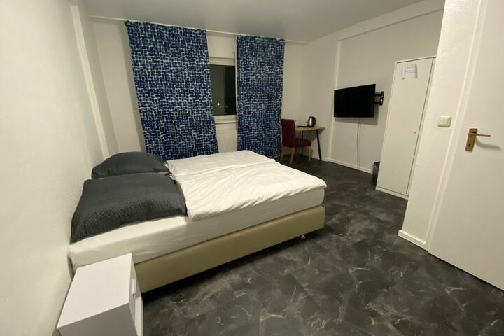 Room 3 of 6