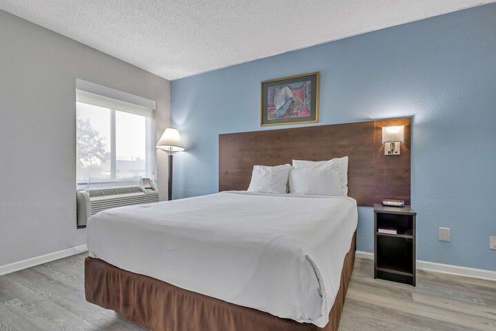 2 Queen Beds (7 of 19)
