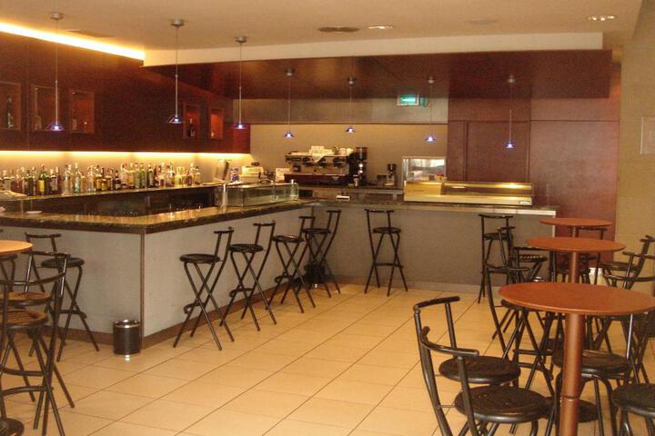 Lounge 19 of 23