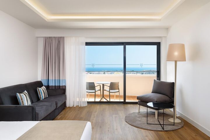 Room 21 of 126