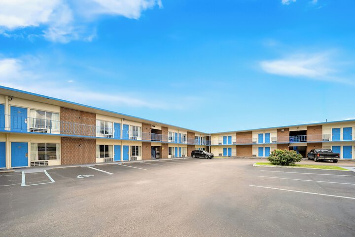 Property Grounds 19 of 19