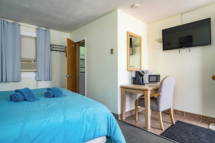 Room 4 of 17