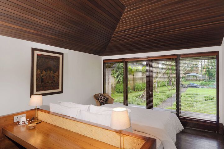 Room 4 of 35