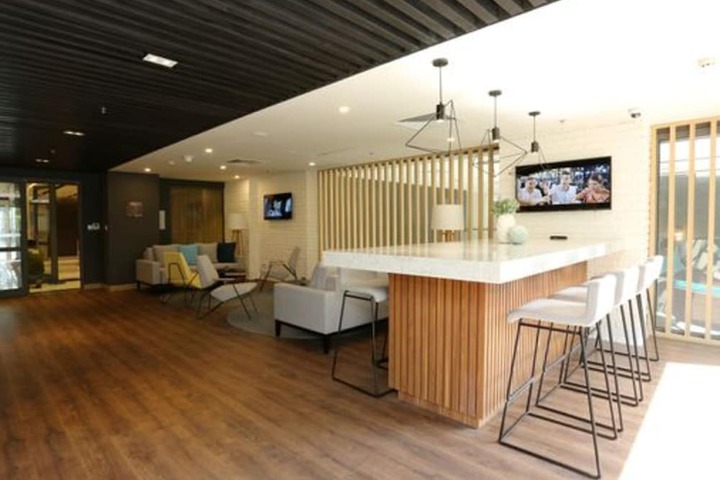 Lobby lounge