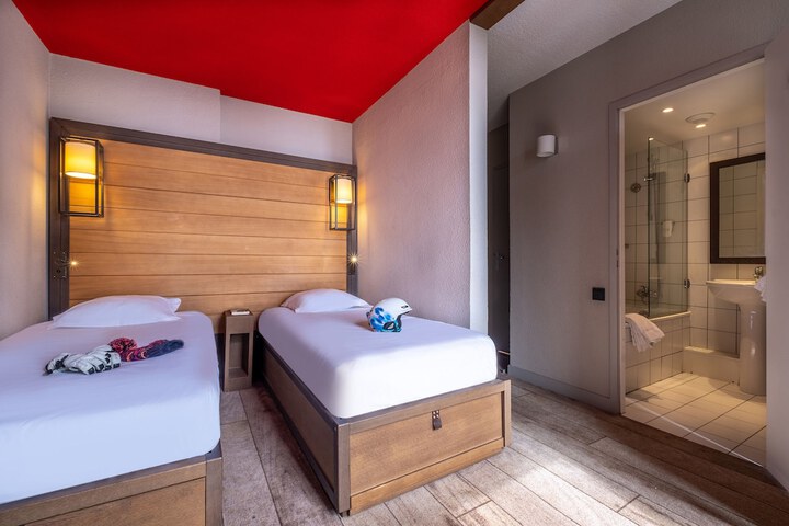 Room 13 of 65