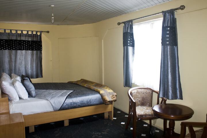 Room 11 of 66