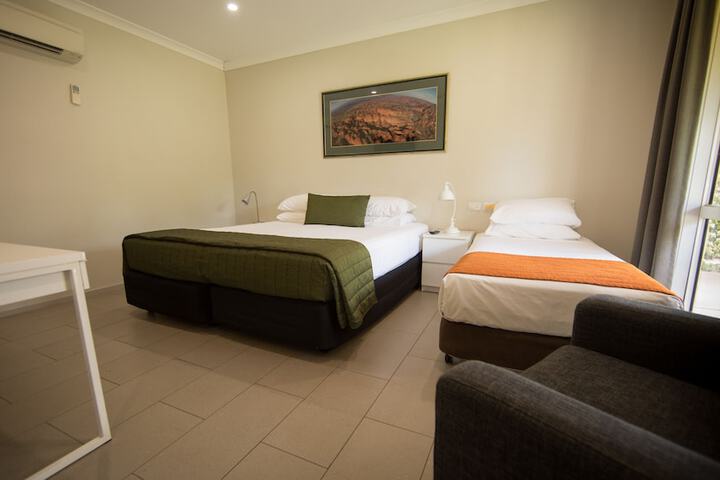 Room 4 of 25