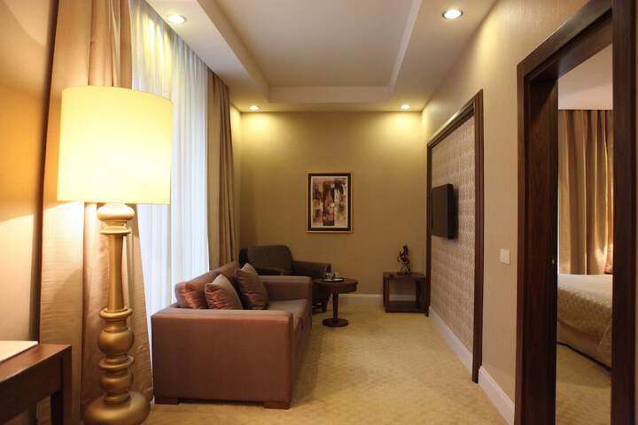 Room 16 of 37