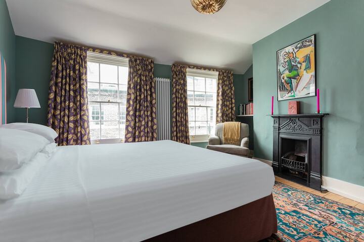 Room 2 of 39