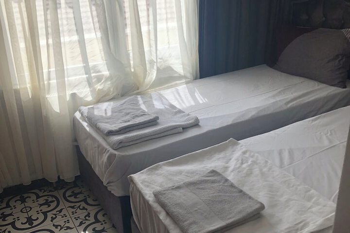 Room 53 of 137