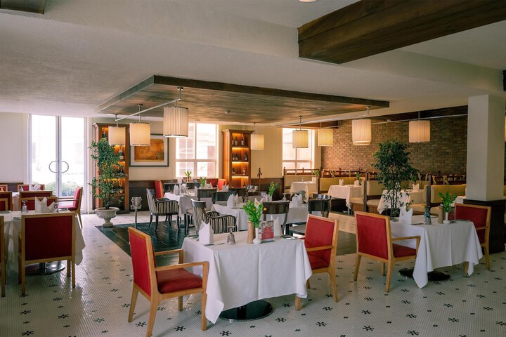 Dining 128 of 165