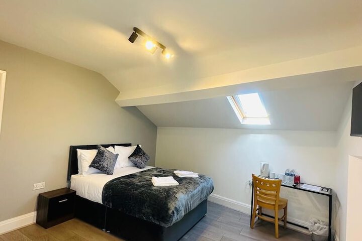 Room 7 of 13