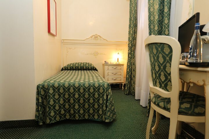 Room 39 of 86