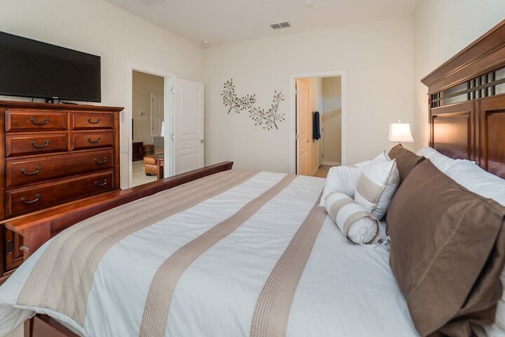 Room 3 of 40