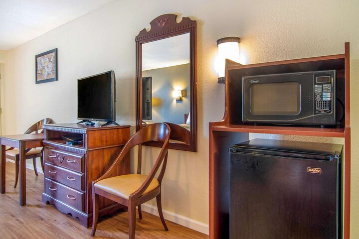 Room 11 of 21