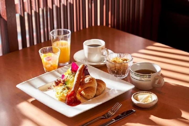 Breakfast/Coffee Service 17 of 22