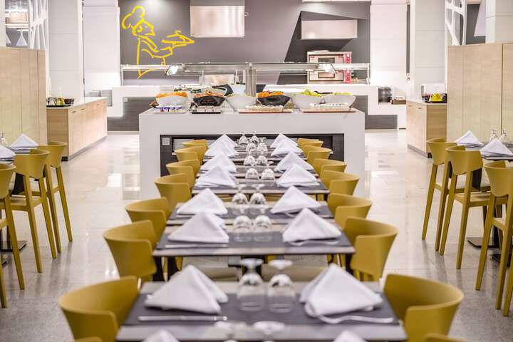 Dining 49 of 60