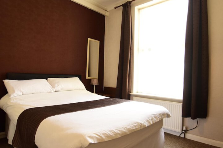 Room 14 of 28