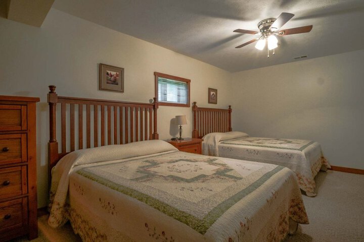 Room 3 of 28