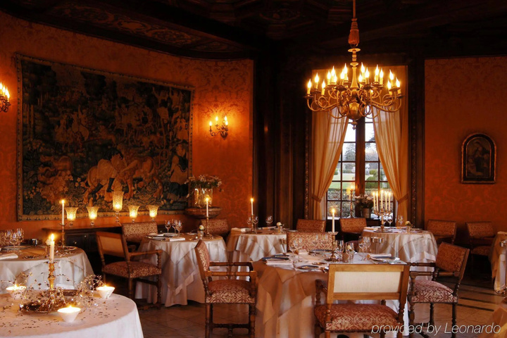 Dining 8 of 9