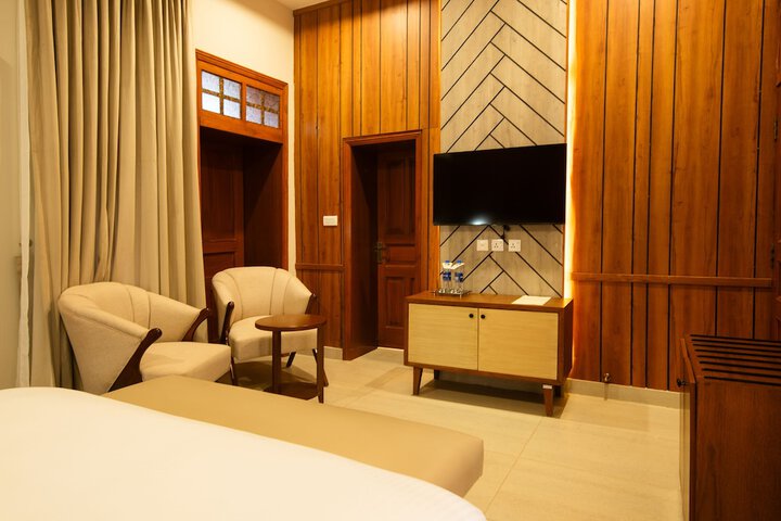 Room 4 of 27
