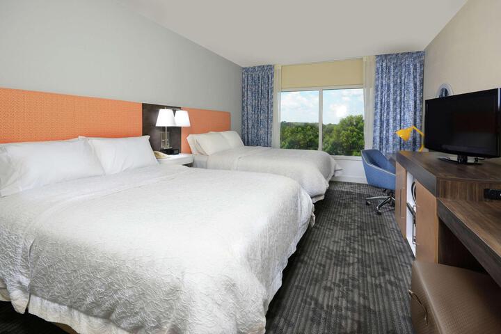 2 Queen Beds (6 of 11)
